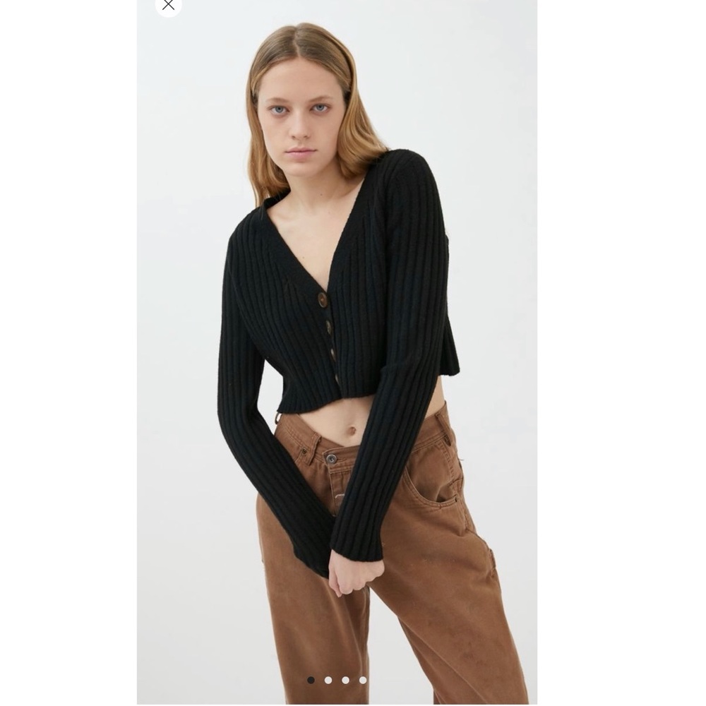 UO Rose Ribbed Cropped Cardigan